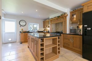 dining kitchen- click for photo gallery